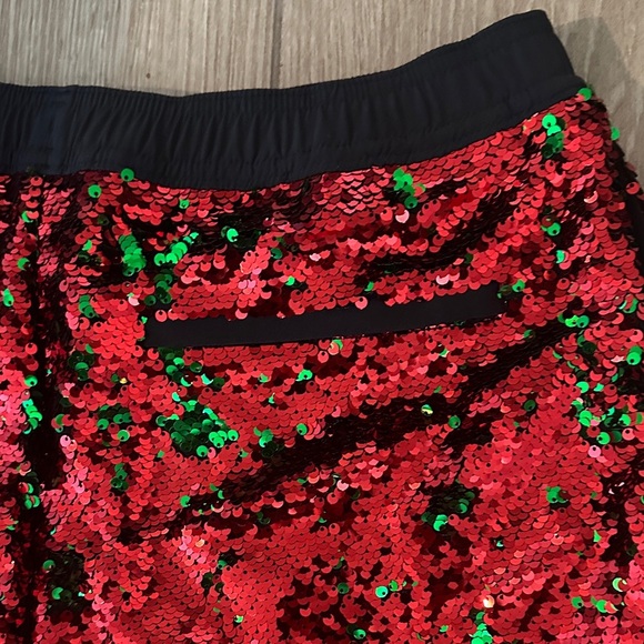 Chubbies Dual Tone Sequin Red and Green Christmas Shorts - Picture 4 of 8
